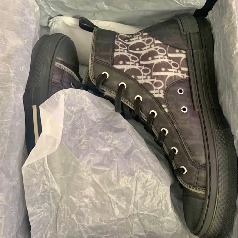 Dior b23